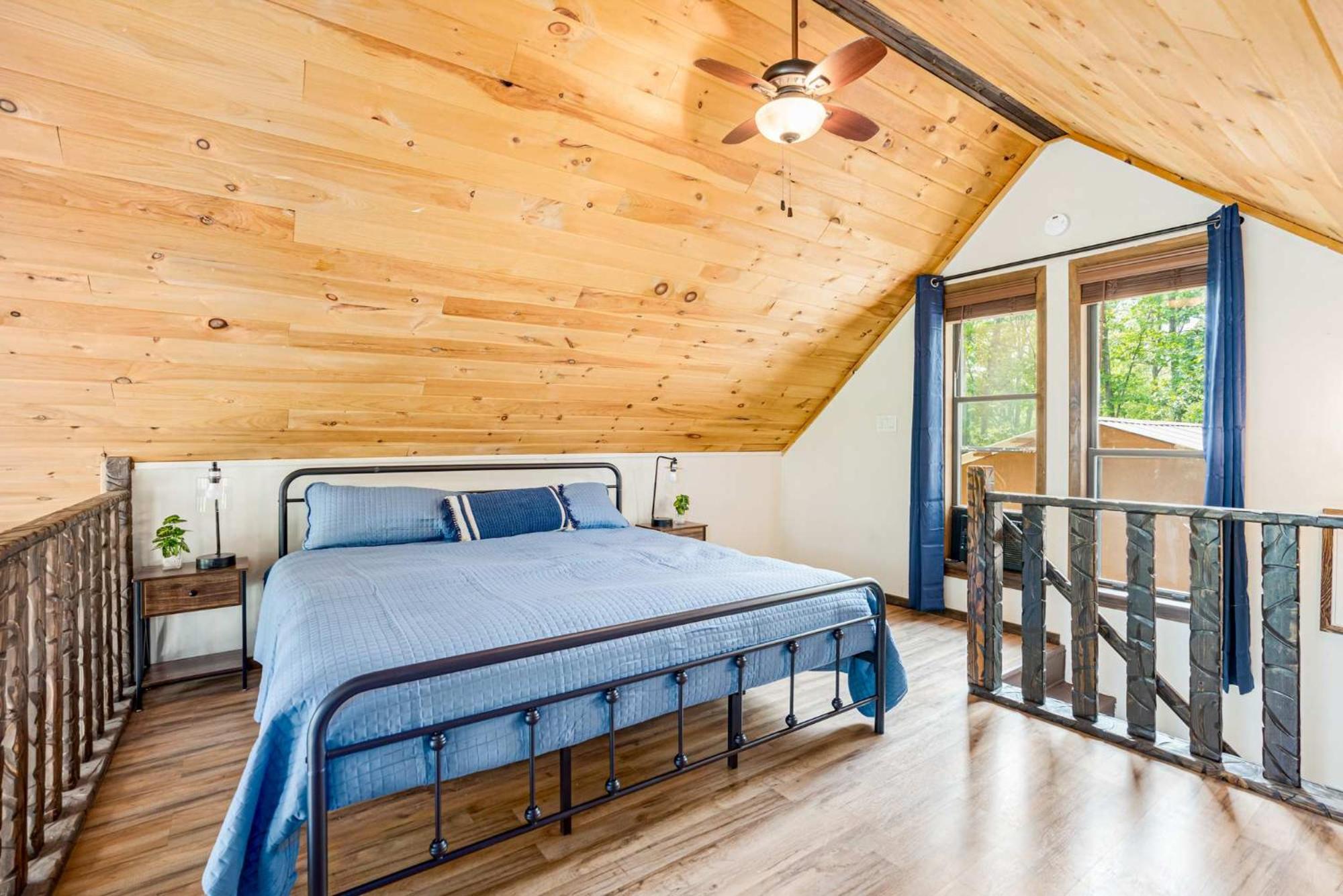 Quaint Loft Cabin W Hot Tub, Firepit, Deck & Grill Hedgesville 외부 사진